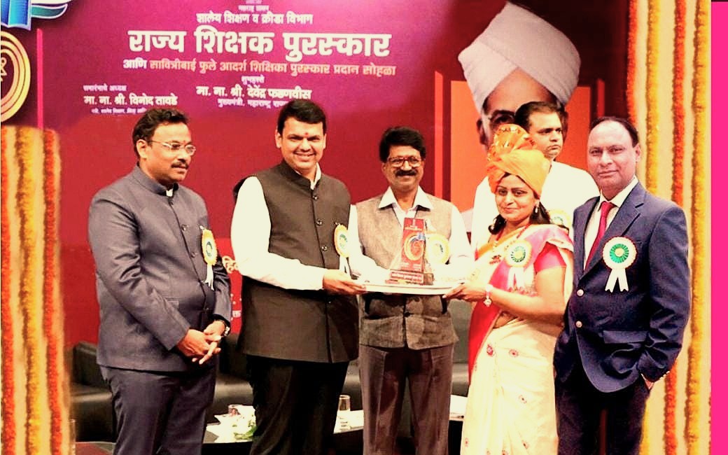 Students in laboratory at Nutan Bharat Jr. College